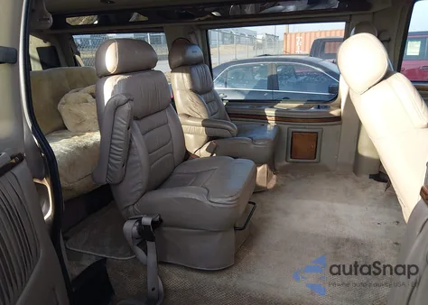 2001 Chevrolet Express Upfitter from USA, damaged, VIN 1GBFG15R811236561